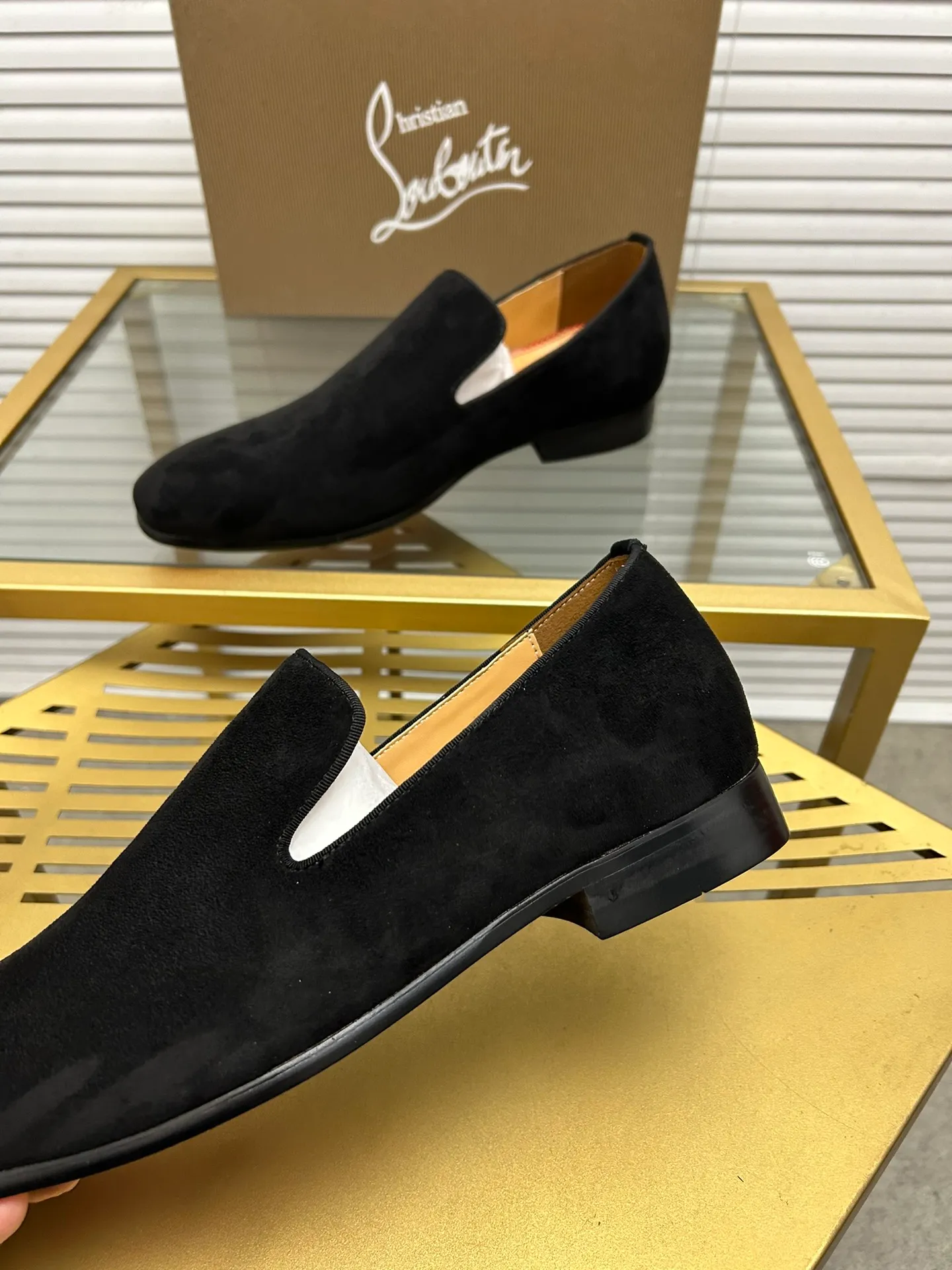(Customized model) Ex-factory price is 480. christian louboutin (CL red sole shoes) counter series, casual sneakers for couples 📢 📢 📢 Exclusive hot style release 🎈🎈💪 Movable latex feet 👻 Finished outsole line [Proud] 😝Female 35-40# Male 38#-46, global supply😝 [Top version]: Original imported genuine leather upper, top original leather lining, original molded TPU outsole, original 1:1 detail processing, original shoe last,
